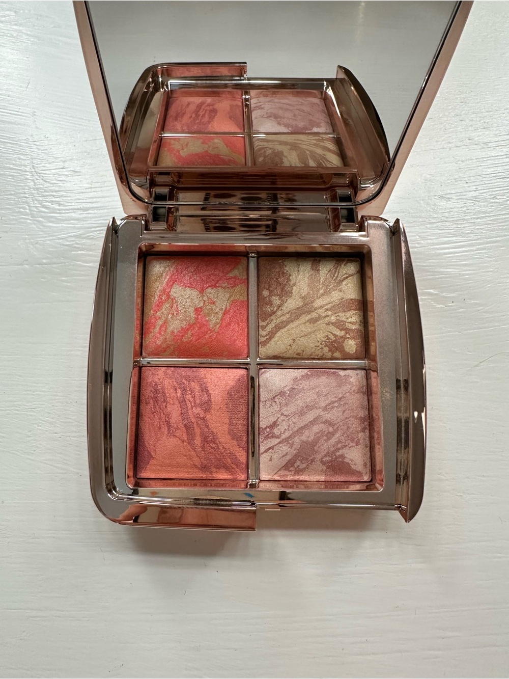 Hourglass Ambient Lighting Flushed Edit palette